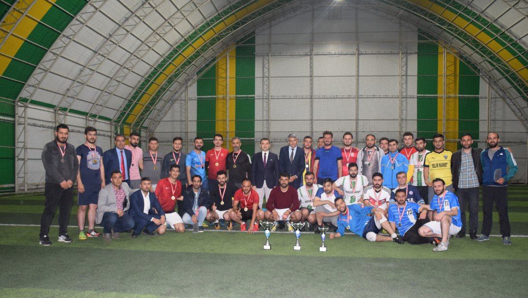 Kozluk İlçe Milli Eğitim Müdürlüğü Futbol Turnuvası´nın Finali Gerçekleşti