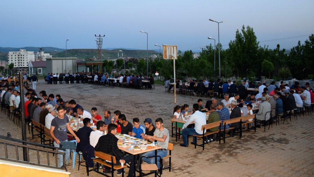 Kozluk Anadolu İmam Hatip Lisesi Geleneksel İftar Yemeği