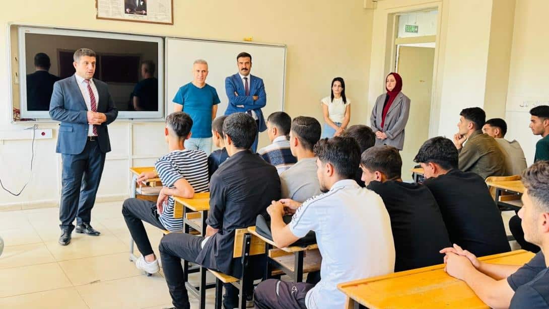 Adım Adım Okullarda, Emekle Geleceğe!